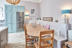 Maison | Repas dans la chambre