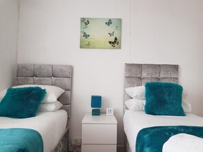 2 Schlafzimmer, Bügeleisen/Bügelbrett, kostenloses WLAN