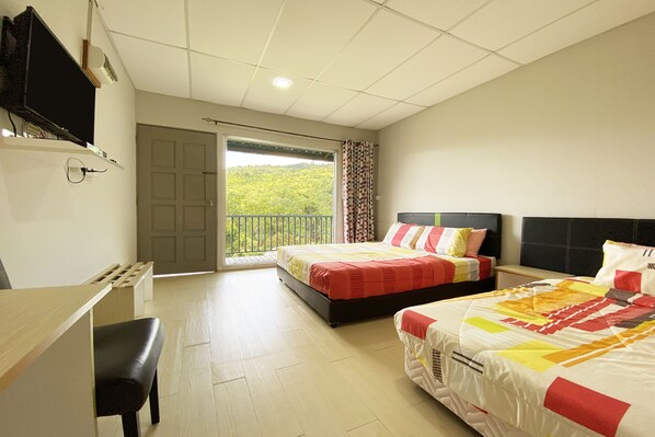 Triple Room, Private Bathroom | Desk, bed sheets - Hotel O Tambunan Nature Lodge (Tambunan)