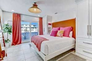 2 bedrooms, desk, iron/ironing board, travel cot - Coastal Cottage 212 | Oceanview Deck + Patio | Grill | Steps from the Beach (Fernandina Beach)