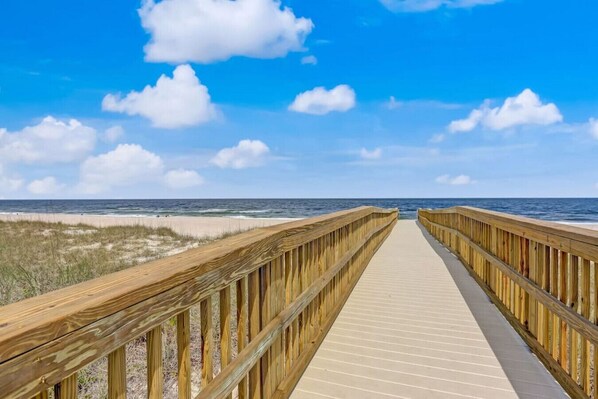 Beach nearby - Coastal Cottage 212 | Oceanview Deck + Patio | Grill | Steps from the Beach (Fernandina Beach)