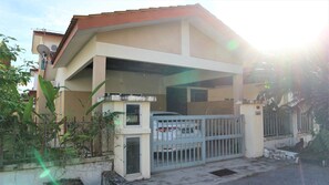 Exterior - Hotel O D'hitech Home (Lunas)