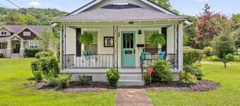 Genevieve's Cottage! Totally Renovated with all the Charm!