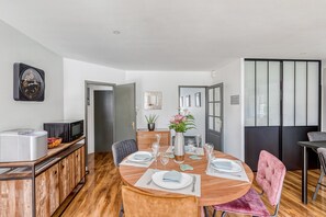 Dining - Maison Dany - Maison avec jardin (Salles-sur-Mer)