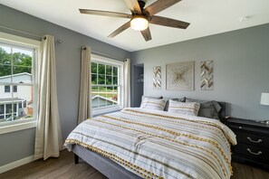 7 quartos, escrivaninha, berço de viagem, Wi-Fi de cortesia