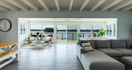 The Boathouse at Evans Lake