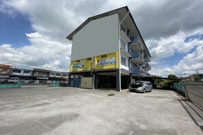 Exterior - OYO Home 90295 Beacon Homestay Kuching (Kuching)