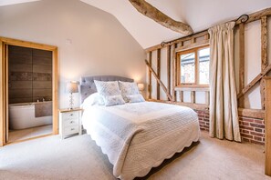 House (4 Bedrooms) | 4 bedrooms, laptop workspace, iron/ironing board, bed sheets - Granary Barn (Stowmarket)