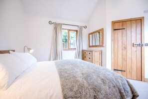 Casa (4 Bedrooms) | 4 quartos, espaço de trabalho para notebook