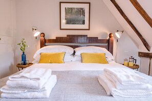 Casa (4 Bedrooms) | 1 habitación y espacio para trabajar con laptop