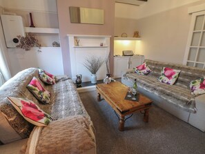 Living area - Rosewood Cottage (Durham)