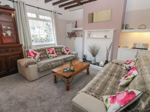 Living area - Rosewood Cottage (Durham)
