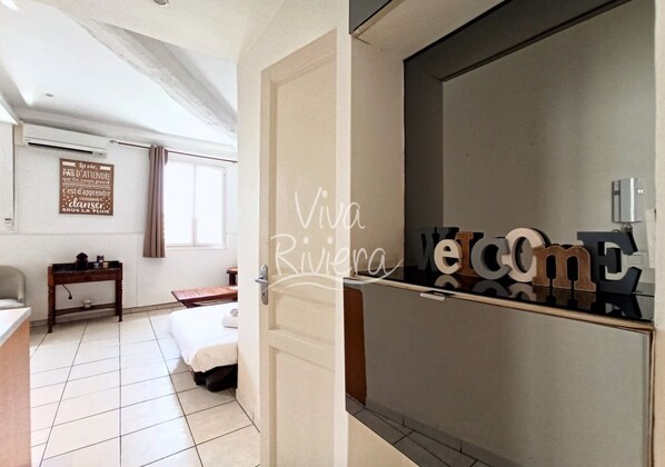 1 bedroom, internet, bed sheets