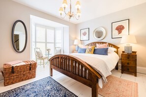 5 chambres, fer et planche à repasser, Internet, draps fournis