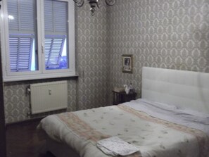 3 bedrooms, iron/ironing board