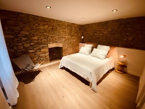 3 chambres, fer et planche à repasser, Wi-Fi gratuit, draps fournis