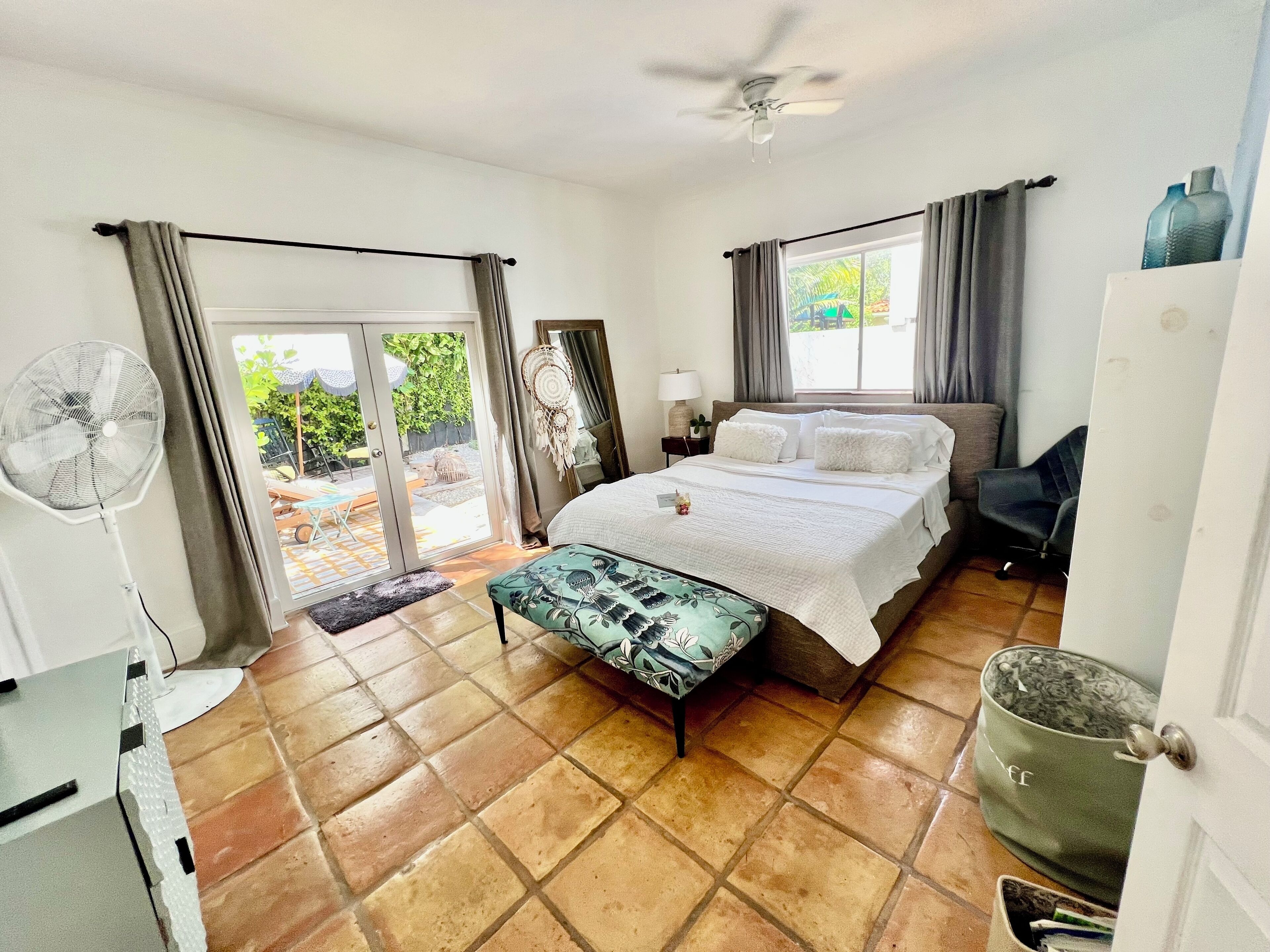 2 bedrooms, desk, free WiFi, bed sheets