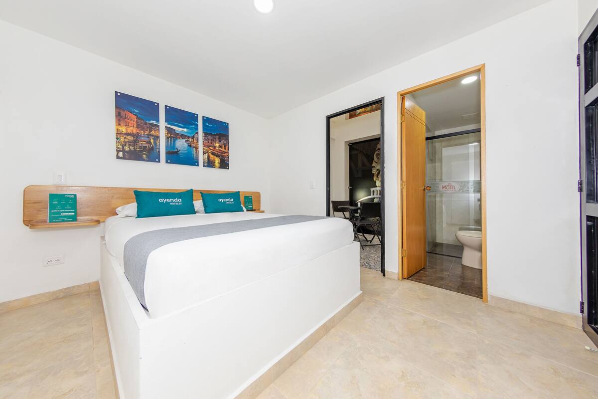 Standard Double Room | Hypo-allergenic bedding, free WiFi, bed sheets