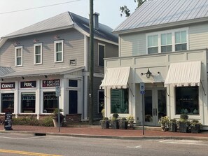 Exterior - Cozy Old Town Bluffton Flat, close to Hilton Head (Bluffton)