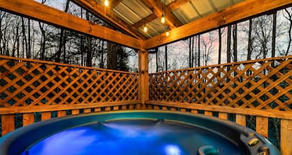 Hot Tub & Arcade Games Near Smokies Escape