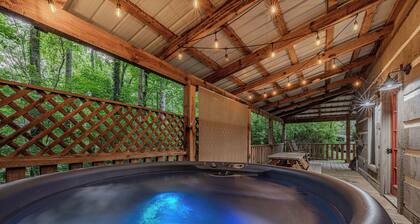 Woodland Cabin Near Cades Cove, Hot Tub, Arcade