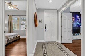 3 chambres, lit parapluie, Wi-Fi, draps fournis