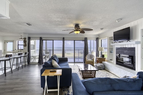 Tipsy Turtle & Funky Pelican Massive Oceanfront