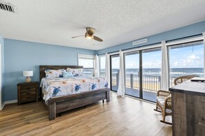 6 bedrooms, desk, iron/ironing board, free WiFi