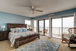 6 bedrooms, desk, iron/ironing board, free WiFi