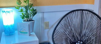 **Pet Friendly** Island Guest House with Pool