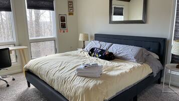 5 habitaciones, camas con efecto memoria, escritorio y cuna de viaje