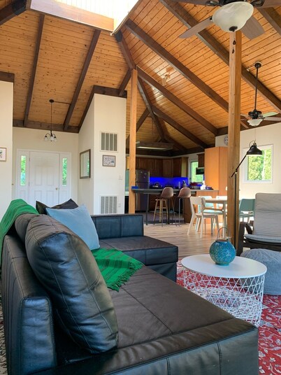 Modern Country House on the Shenandoah River 