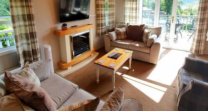 Holiday lodge with stunning views near the shore of Bassenthwaite Lake