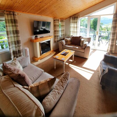 Holiday lodge with stunning views near the shore of Bassenthwaite Lake