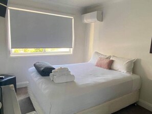 Room - Newcastle Heights Motel (Newcastle)