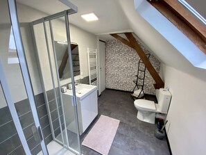 Shower, hair dryer - Gîte Le Plessis/ class 3*** (PARCAY LES PINS)