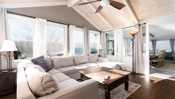 TV connectée, cheminée