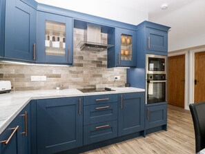 Cottage | Interior - Strawberry Stables (Bristol)