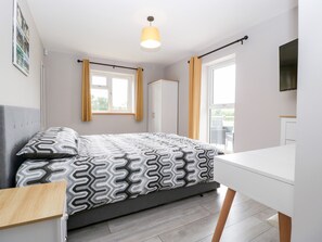 Cottage | Interior - Strawberry Stables (Bristol)