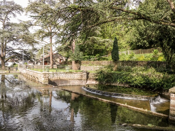 Cottage | Interior - Strawberry Stables (Bristol)