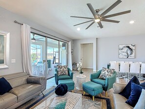 Smart-TV, Videospiele, DVD-Player, Tischfußball