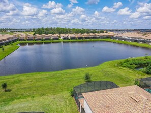 Property grounds - Luxury Family Retreat w/ Lakeview Sunset Pool, Game Room + Near Disney Universal (Kissimmee)