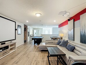 Smart TV, video games, DVD player, table football - Luxury Family Retreat w/ Lakeview Sunset Pool, Game Room + Near Disney Universal (Kissimmee)
