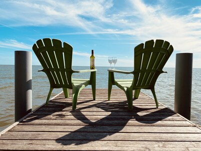 LAKE Escape Retreat - Onsite Beach Dock Waterfront Boat Ramp