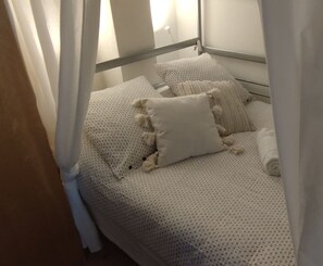 1 chambre, fer et planche à repasser, Wi-Fi gratuit, draps fournis