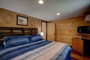 2 bedrooms, iron/ironing board, bed sheets