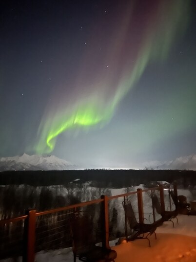 STORMY HILL RETREAT on Gooding Lake