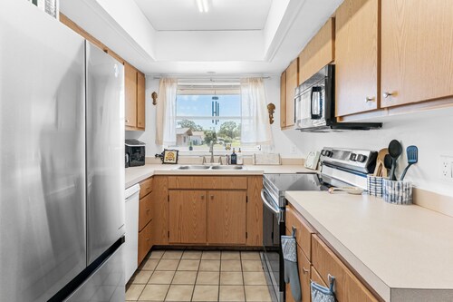 Curly Sunshine – Spacious 4BR, 2Bath Retreat in the Heart of Clearwater, Florida