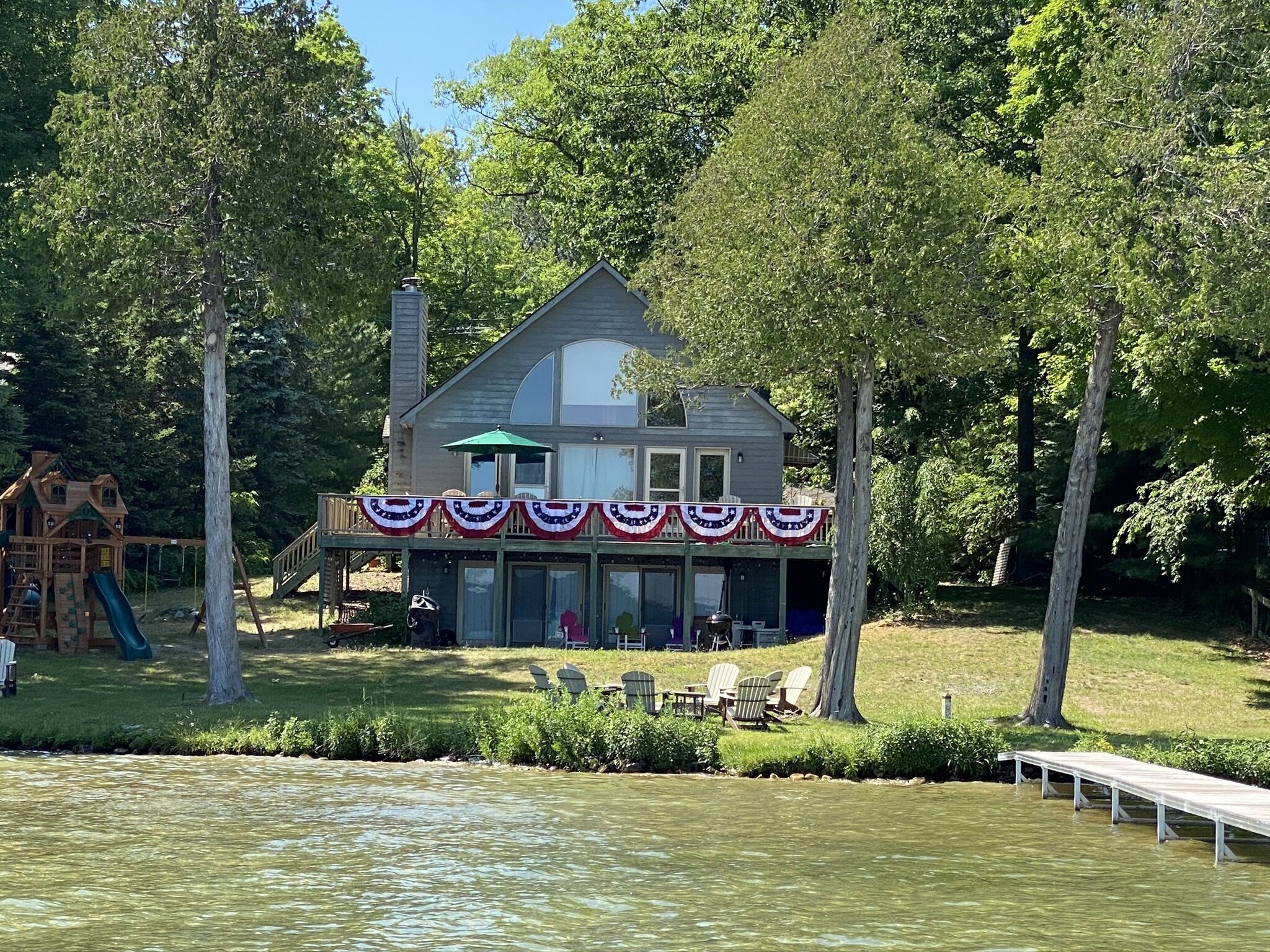 Fun Chalet on 125 ft Big Glen Lake!