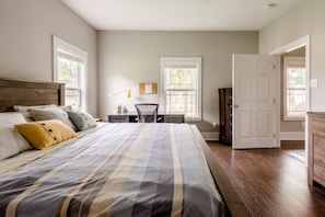 4 bedrooms, desk, iron/ironing board, travel cot